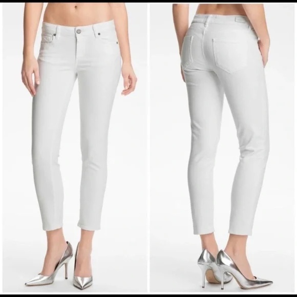 PAIGE ~ SKYLINE CROP SKINNY JEAN ~ OPTIC WHITE ~ SIZE 28